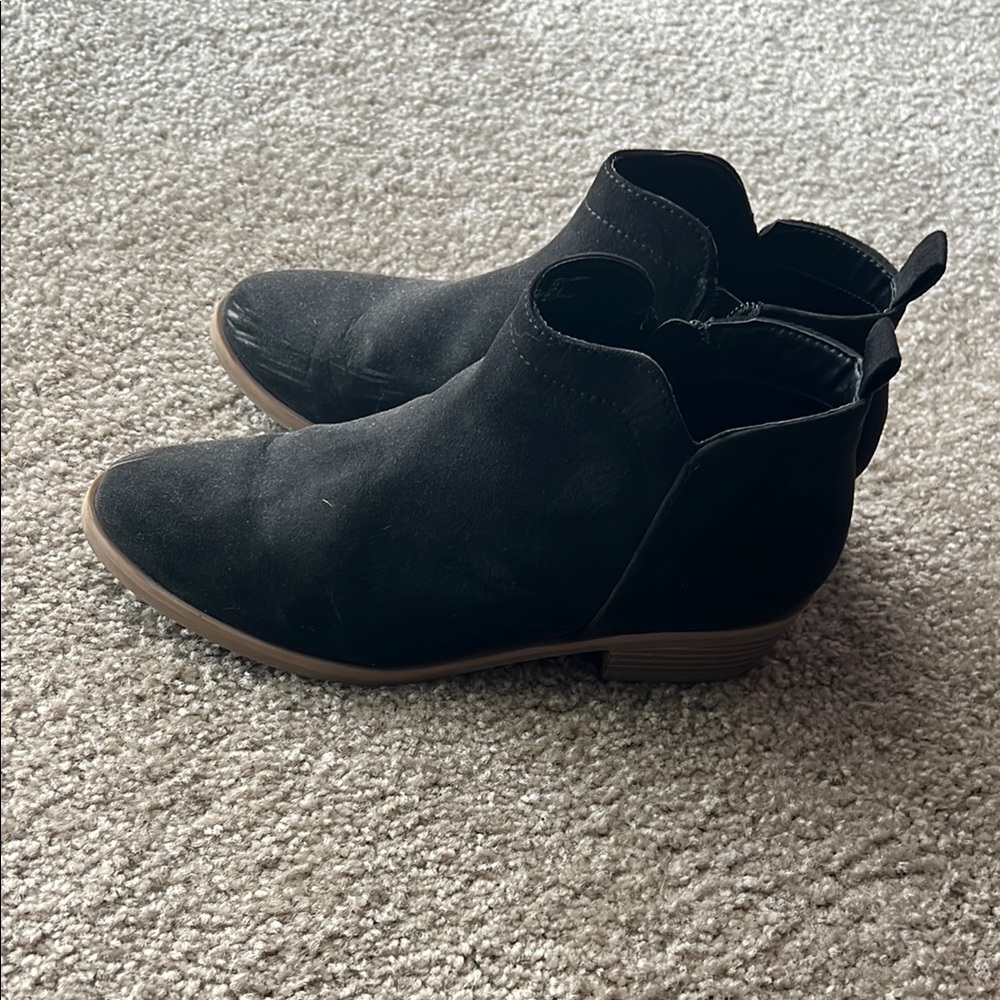 Time and Tru Black Ankle Booties Sleek Design